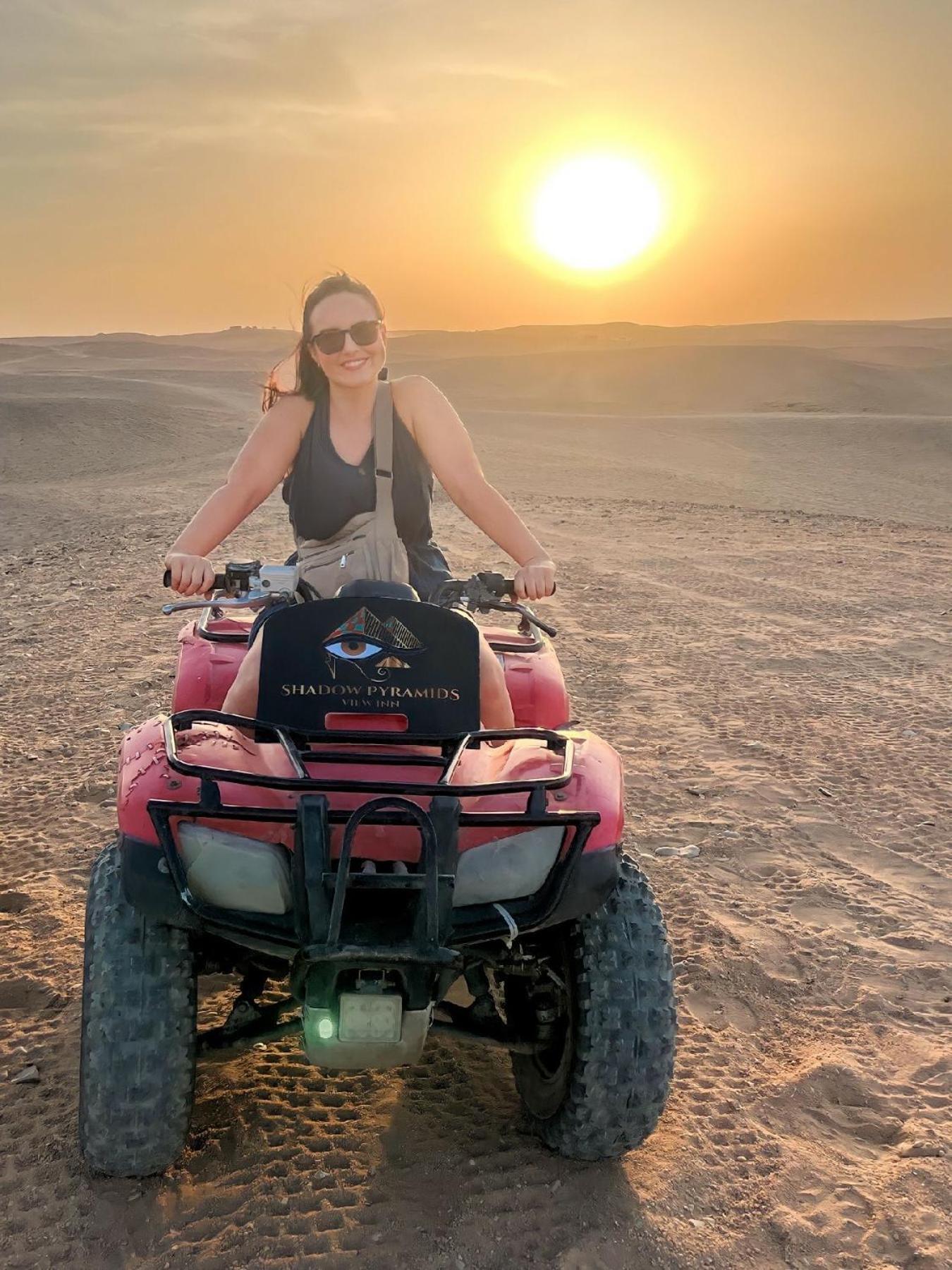 Shadow Pyramids Suites And Jacuzzi Kafret el-Gabal 외부 사진